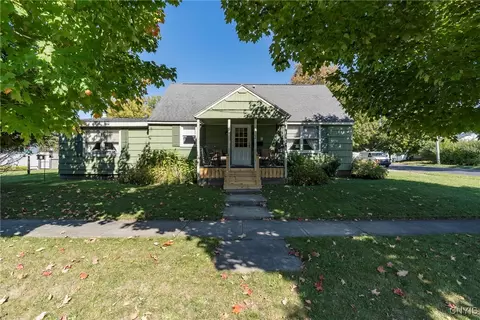 302 Pratt St, Watertown, NY 13601