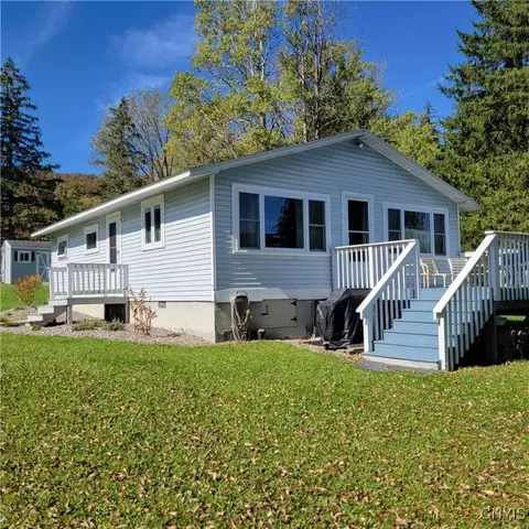 503 Shady Ln, Deruyter, NY 13052