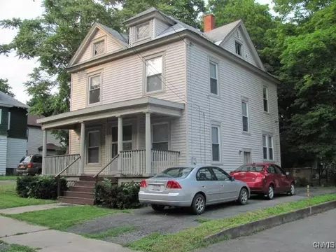 415 Greenwood Pl, Syracuse, NY 13210