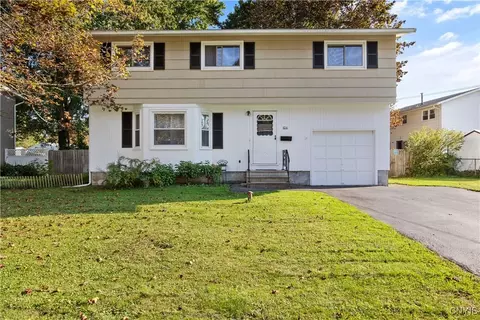 104 Meadow River Dr, Liverpool, NY 13090
