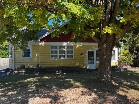 47 E 2nd St, Oneida, NY 13421