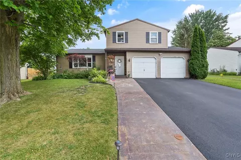 8377 Zenith Dr, Baldwinsville, NY 13027
