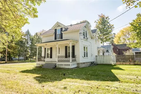 114 S Park St, Fayetteville, NY 13066