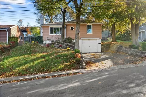 405 Abell Ave, Geddes, NY 13209