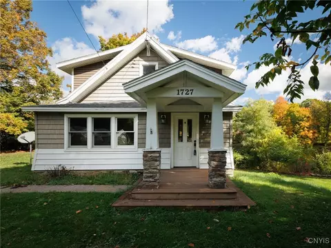 1725 Huntington St, Watertown, NY 13601