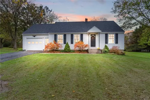 5025 City View Dr, Onondaga, NY 13215