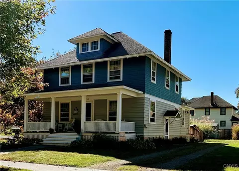 33 Cedar St, Cortland, NY 13045