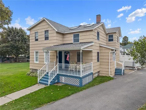 16 Augustus St, Auburn, NY 13021