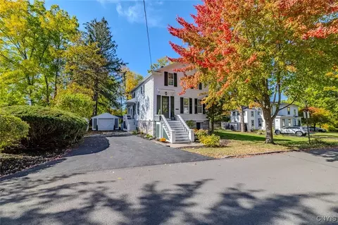 109 Academy St, Fayetteville, NY 13066