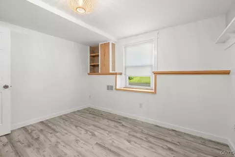 Bedroom - 3675 Chainmaker, Baldwinsville, NY 13027 photo 5 of 6