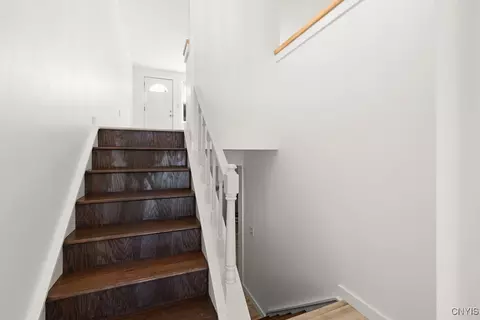 Entry Way - 3675 Chainmaker, Baldwinsville, NY 13027 photo 6 of 7