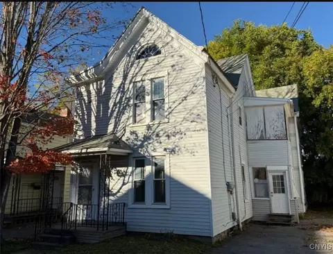 712 Roberts St, Utica, NY 13502
