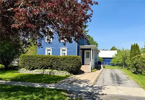 541 John St, Clayton, NY 13624