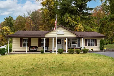 509 Deerwood Rd, Utica, NY 13502