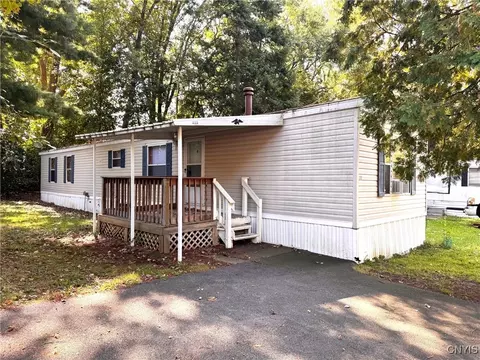 170 Concord Dr, Utica, NY 13502