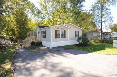 616 Sycamore Ln, Utica, NY 13502