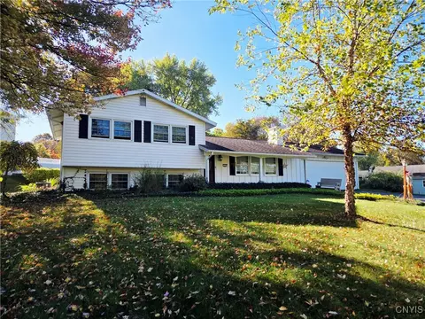 124 Northwood Way, Camillus, NY 13031