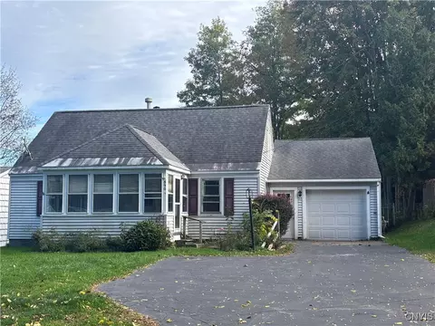 890 Cayuga St, Fulton, NY 13069