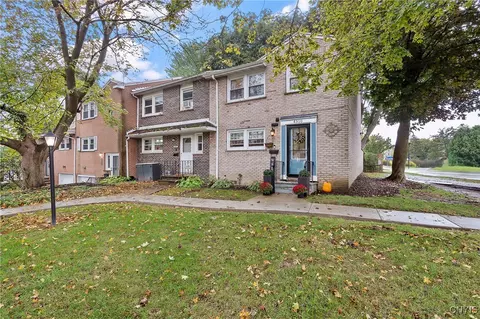 4310 Candlelight Ln, Liverpool, NY 13090