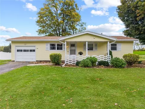 2814 Forest Hill Dr, Fleming, NY 13021