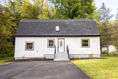 2007 Church Rd, Lysander, NY 13027