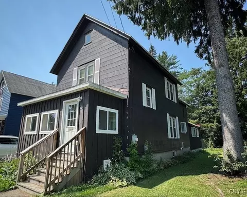 15 Hamlin St, Cortland, NY 13045