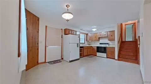 Entry Way - 3109 State Route 168, German Flatts, NY 13407 photo 2 of 4