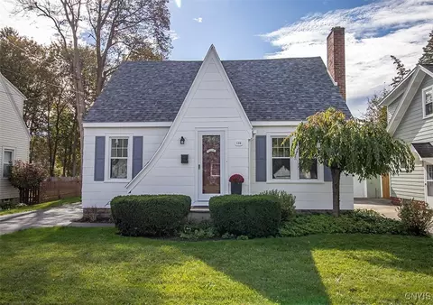 136 Weymouth Rd, Syracuse, NY 13205