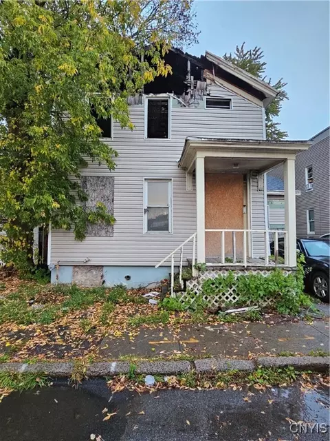 1003 Smith Pl, Utica, NY 13501