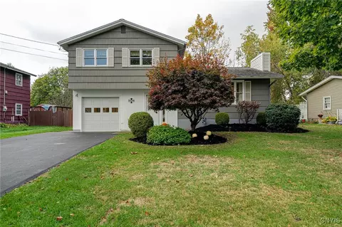 108 Meadow River Dr, Liverpool, NY 13090
