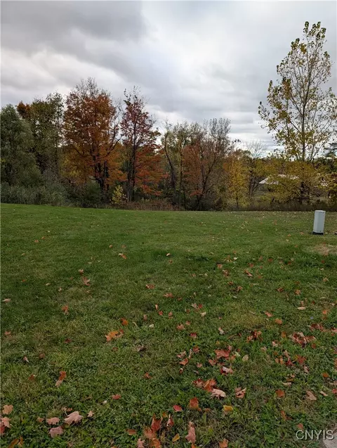 4648 Pauli Dr, Manlius, NY 13104