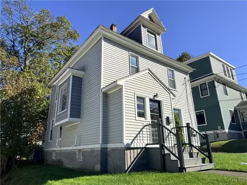 13 Pleasant St, Cortland, NY 13045