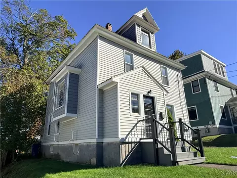13 Pleasant St, Cortland, NY 13045