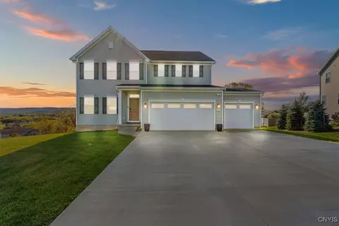 5551 Rolling Mdws, Camillus, NY 13031