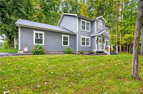 20 Wildwood Ave, Volney, NY 13069