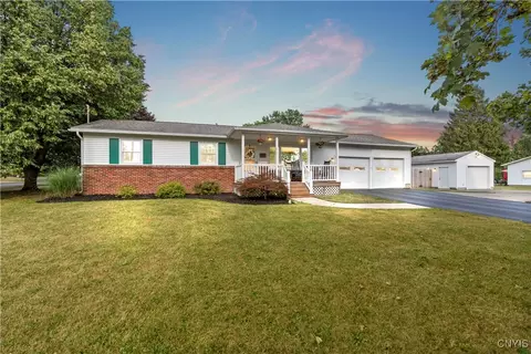 100 Grove Ave Ext, Auburn, NY 13021