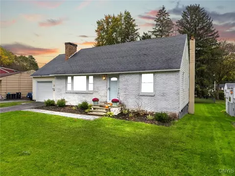 55 1st St, Camillus, NY 13031