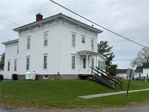 409 Franklin St, Hammond, NY 13646