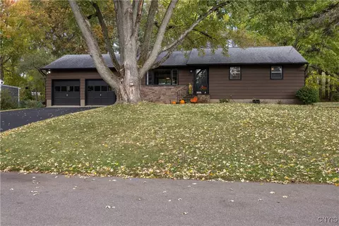 217 Dawley Rd, Fayetteville, NY 13066