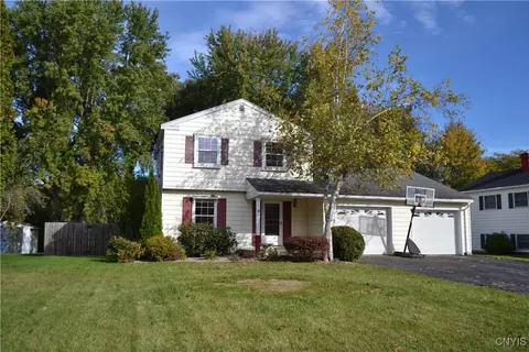 32 Patrick Cir, Fulton, NY 13069