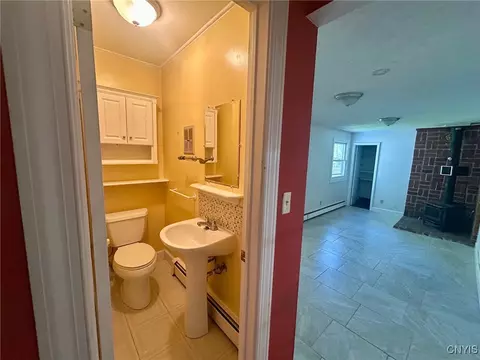 Bath - 32 Patrick Cir, Fulton, NY 13069 photo 1 of 2