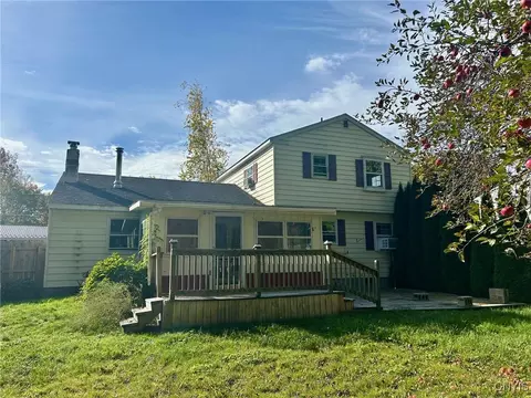 Exterior - 32 Patrick Cir, Fulton, NY 13069 photo 5 of 7