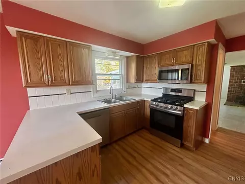 Kitchen - 32 Patrick Cir, Fulton, NY 13069 photo 3 of 3