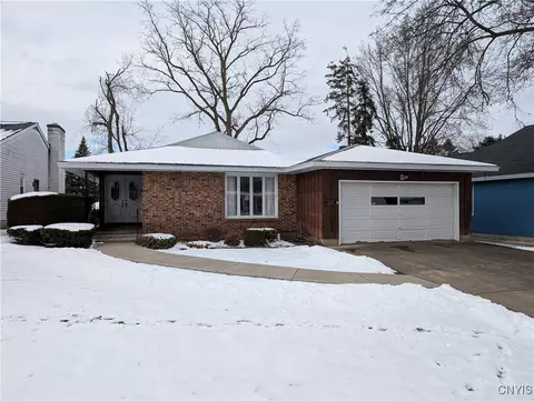 110 Bellshire Ln, Syracuse, NY 13208