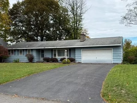 131 Hillside Way, Camillus, NY 13031