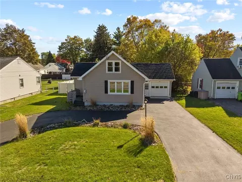 205 Elbow Rd, Salina, NY 13212