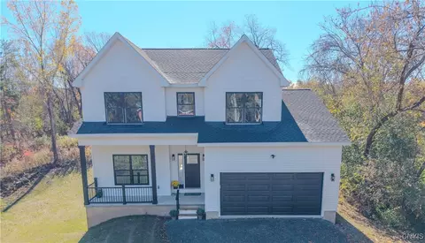 4792 Countryside Dr, Onondaga, NY 13215