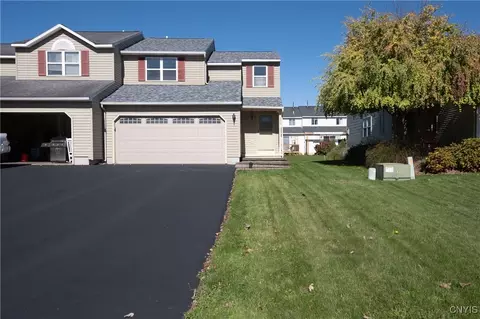 6407 Fantail Ln, Cicero, NY 13039