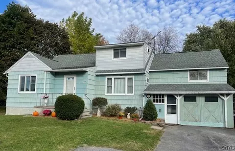 618 Plymouth Ave, Salina, NY 13211