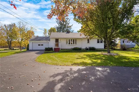 7202 Collamer Rd, East Syracuse, NY 13057
